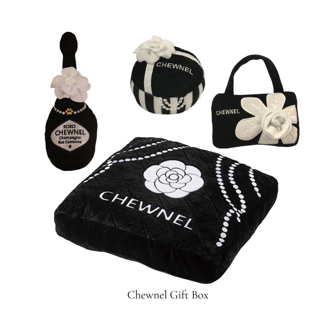 Chewnel Noir Pet Bed & 3 Toys