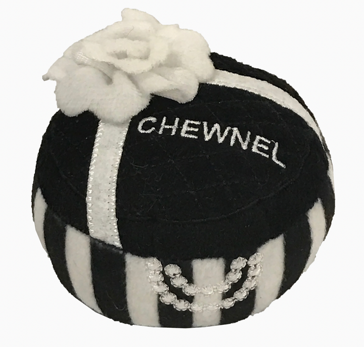 Chewnel Noir Pet Bed & 3 Toys