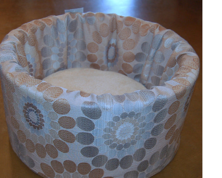 Beautiful Basic Bucket Pet Bed Sold Out