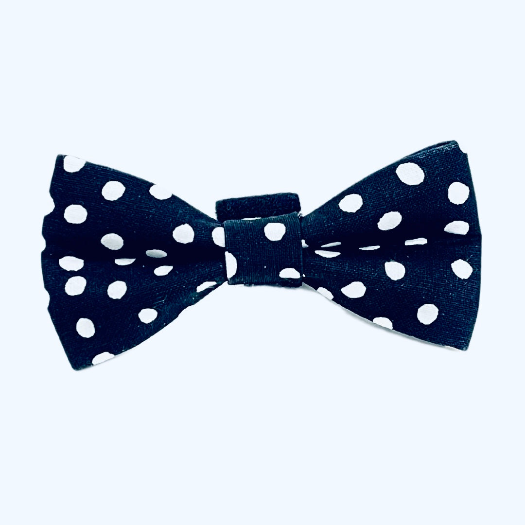 Black and White Spotted Bow Tie 4"
